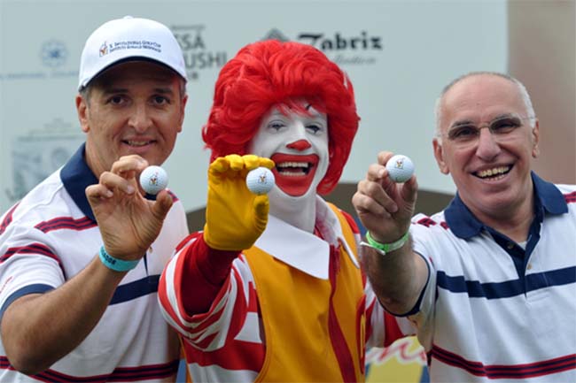 Tupa Gomes, Presidente da Martin Brower,  Ronald McDonald  e o Superintendente do Instituto Ronald McDonald, Francisco Neves