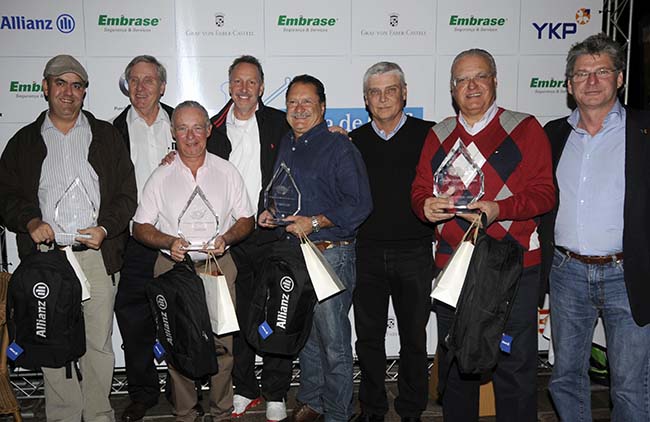 Equipe campeã com patrocinadores e organizadores da 3ª Copa de Golfe Brasil-Alemanha