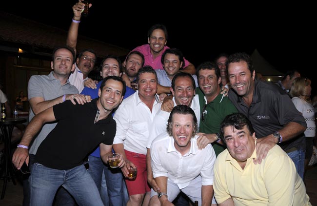 Amigos do Damha e do golfe se divertem em festa do Aberto de 2012: golfe e atrações de primeira