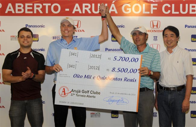 Navarro e Ronaldo dividem título do Aberto de Golfe do Arujá, o mais tradicional torneio profissional de um clube brasileiro