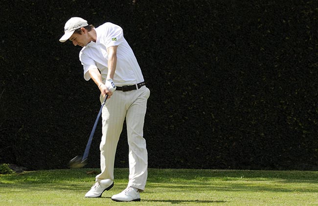 Pepê: liderando desde o primeiro dia para tentar vencer o maior torneio de golfe de seu clube pela quinta vez em sete anos