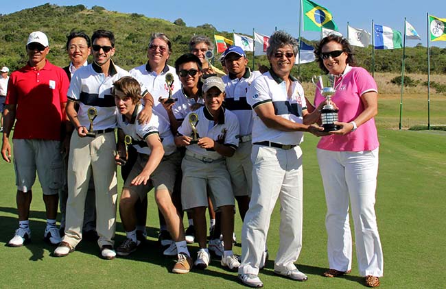 Equipe de juvenis do Rio que venceu o Interfederações Adulto de Golfe em Búzios, em 2012 