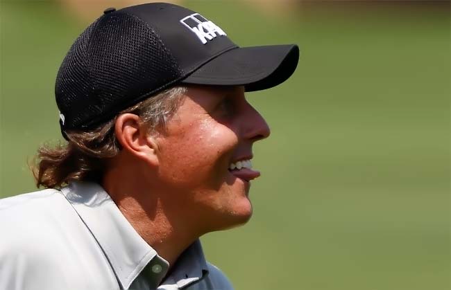 MIckelson; o que são 61% em impostos, fora despesas, quando se tem o maior troféu do golfe na prateleira?