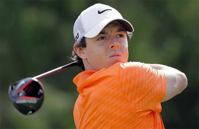 Rory e seu golfe em desalinho: ruim com o driver, ferros e putters no torneio de estreia dos novos tacos