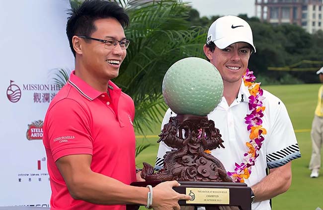 McIlroy: primeiro troféu do ano, num jogo exibição, mas batendo bem na bola e voltando a finar confinate em seu golfe