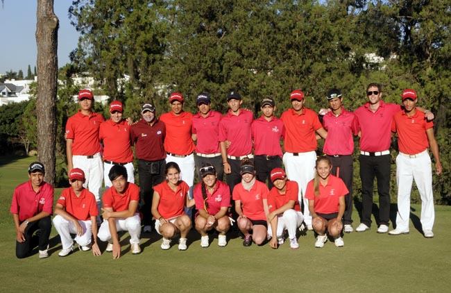 Ryder Juvenil: as duas equipes, com seus técnicos: torneio empatado após três dias de golfe