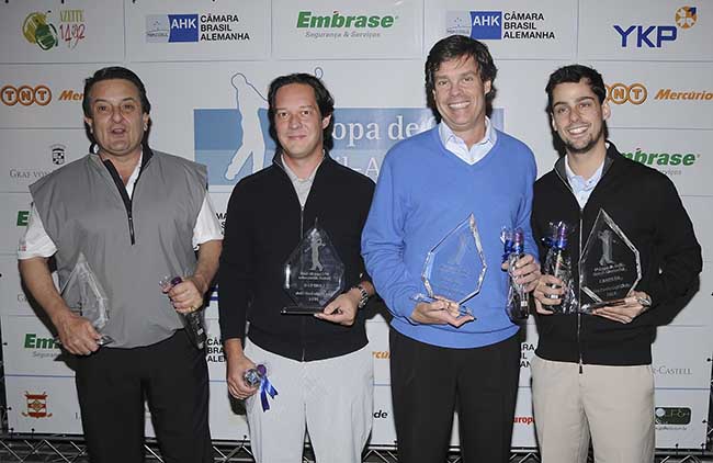 Equipe campeã do torneio beneficnete de golfe: Johnnie Costa Lima, Daniel Grecco, Pietro Pedrinola e Vitório Pedrionola