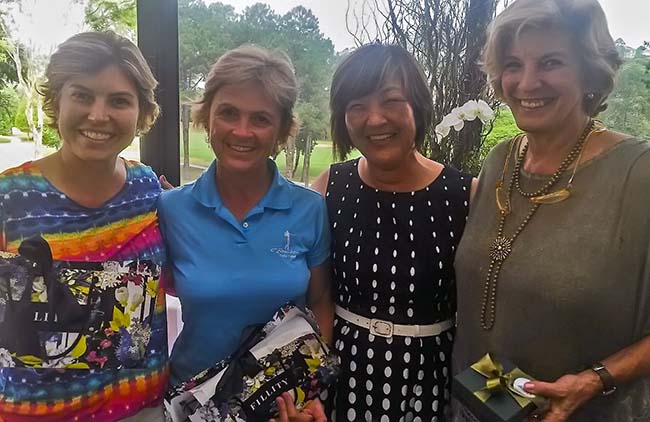 As campeãs, Adriana Cabernite e Nice Terni, com a capitã de golfe Elena Sung e Elisabeth Buny