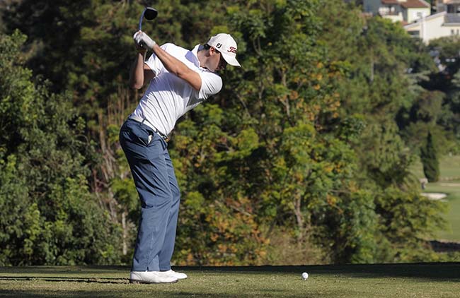 Tourinho: líder desde o primeiro dia, mas com bicampeonato brasileiro de golfe ameaçado por argentino 