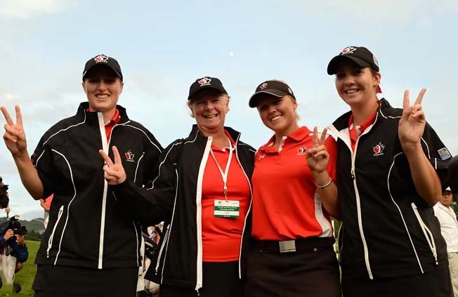 Canadenses: esbanjando talento para liderar Mundial de golfe feminino desde o primeiro dia e resistir à bicampeã Coréia e ao Japão, que joga em casa