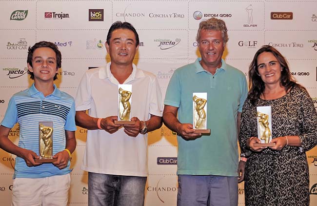 Gabriel Pedone, Laércio Suguimoto, Paulo Armani e Maria de Fátima Barros: campeões das categorias com handicap do Aberto de golfe do Terravista