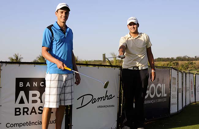 Heitor Porto e Marcos Negrini: revelações do Damha em ação no Aberto de golfe mais animado do Brasil