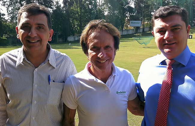 Padula, Émerson Fittipaldi e Douglas Delamar: ajduando mais um esportista famoso a aderir ao golfe