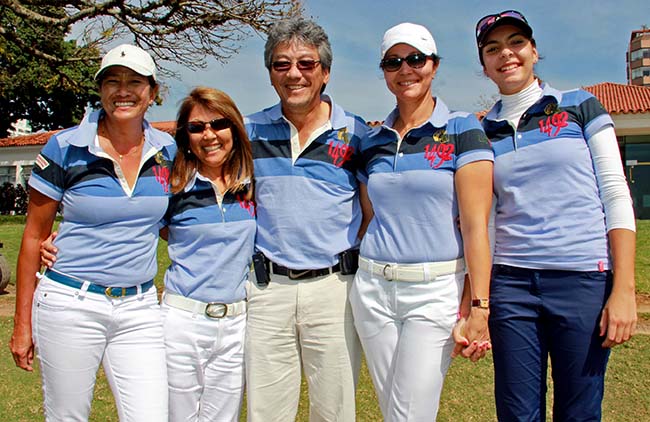 Equipe de golfe do Rio, no Interfederações: campeã feminina, em 2013 (acima) e masculina em 2012 (abaido, à dir.), sempre com patrocínio do Azeite 1492