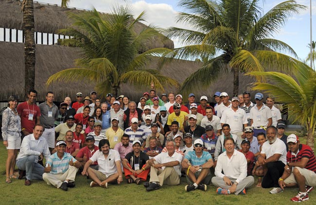 Participantes do Encontro de Caddies reunidos após as palestras: unidos pelo crescimento do golfe