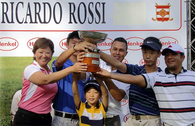 Equipe do Arujá, campeã da Taça Ricardo Rossi de golfe infantil