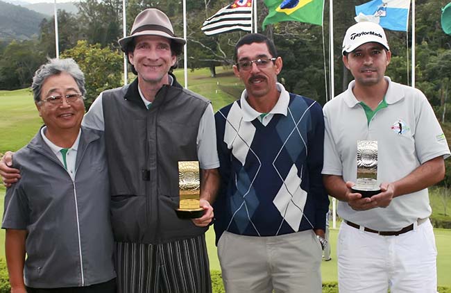 Equipe de São José: vencendo a etapa para se classificar em segundo no Interclubes de golfe com hcp