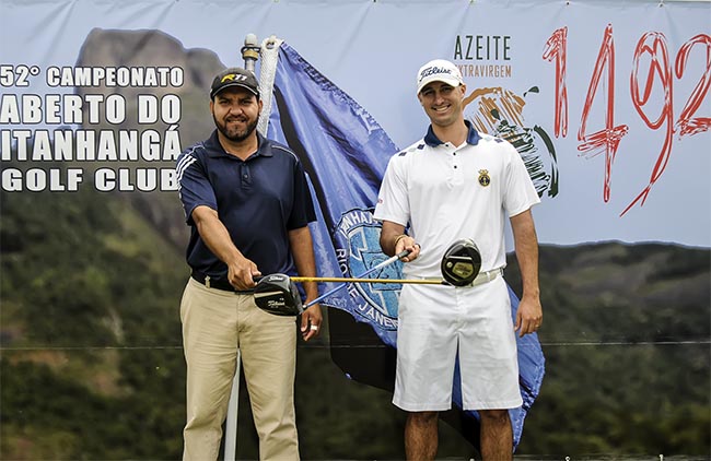 Fabiano e Tourinho: amador venceu o desafio do drive mais longo durante o torneio de golfe do Itanhangá