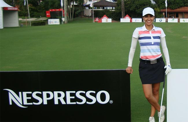 Vicky: única brasileira no circuito mundial de golfe joga com apoio da Nespresso