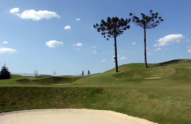 Buraco 10 do Alphaville: oportunidade de jogar golfe em dois dos melhores campos do Brasil