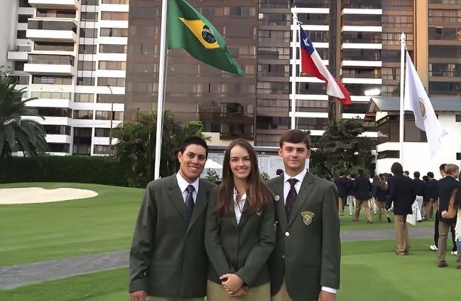 Paulo, Luiza e Boettcher: defendendo o Brasil no torneio de golfe internacional do Peru