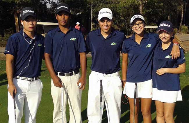 Luiza fotografa os companheiros de time: ela e Herik vem sendo os destaques do golfe do Brasil