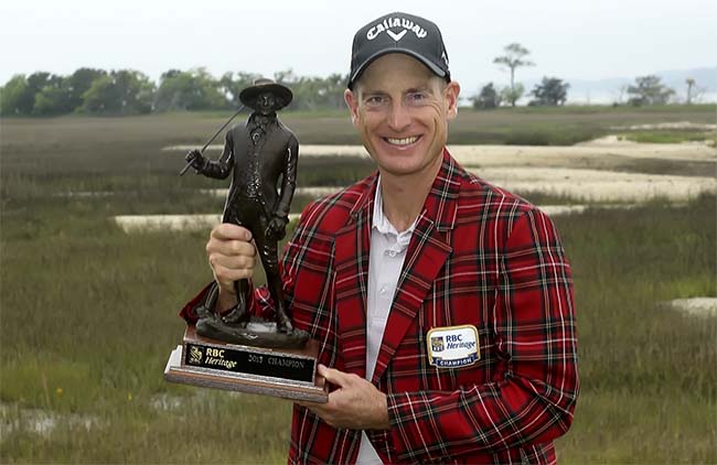 Furyk e a jaqueta tartan que voltou a vestir após cinco anos sem títulos no golfe