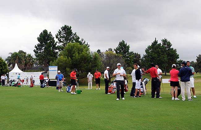 Golfistas treinam no Pilar Golf: cresce expectativa pela estreia no maior torneio de golfe amador do continente