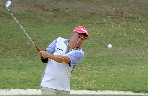 Acima, Mario Nagayama, jogador de menor índex em campo; ao lado, de cima para baixo, Hieaki Iijima e Shozo Karazawa