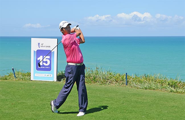 Rodrigo Lee: cinco birdies para fazer melhor volta da semana e vencer por três, de virada, jogo de golfe que perdia por três