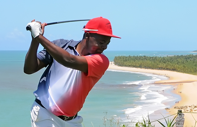 Rogério Bernardo: a uma tacada de passar o corte no primeiro torneio de golfe internacional do ano