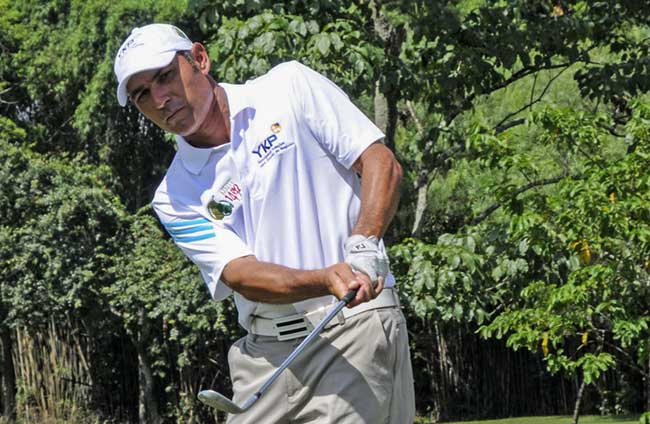 Ronaldo Francisco: líder por cinco, jogará volta final ao lado de Rafael Barcellos, seu companheiro de equipe YKP/Azeite 1492 de golfe