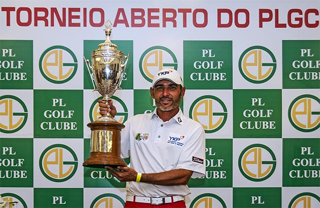 Ronaldo, da equipe YKP/Azeite 1492, venceu o torneio de golfe do PL em 2011, 2012 e 2014