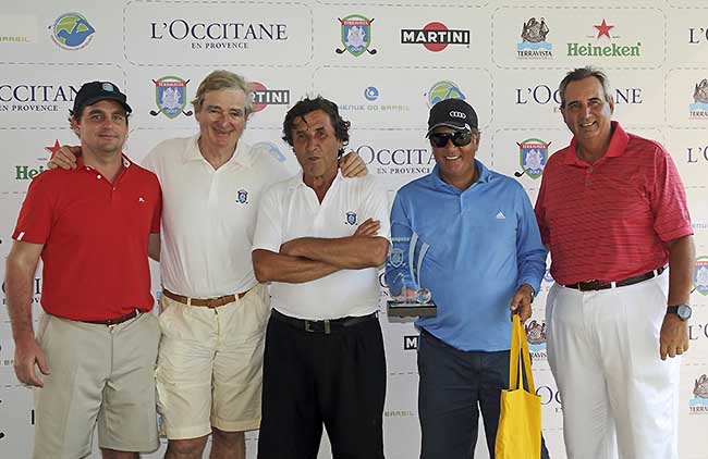 Nicolas Geiger e Reinold Geiger, da L`Occitane; e empresário Christian Costa; Paulo Armani, o campeão; e Adilson Ramos, presidente da FBCG