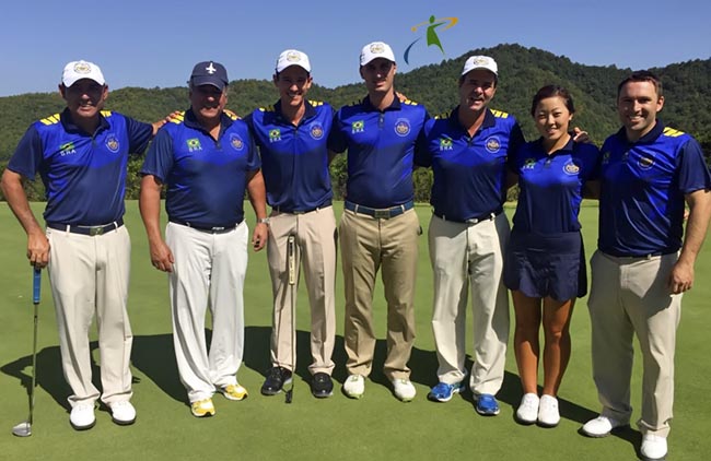 Equipe Senta a Pua, da FAB, com Tourinho, da Marinha: boa estreia do time de golfe na Coreia