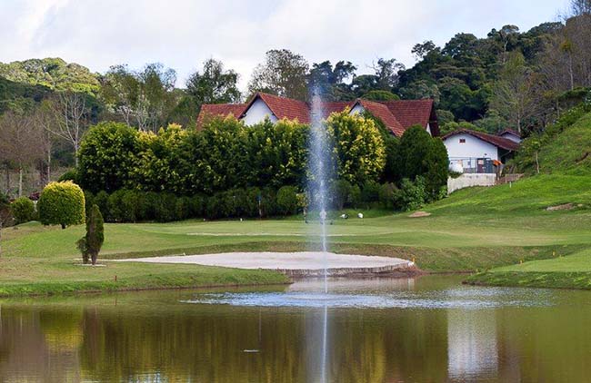 Vista do campo do Hotel Fazenda Monte Verde: excelente destino de golfe e turismo no Espírito Santo