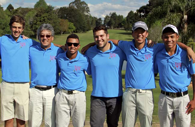 Acima, o time do Rio de Janeiro, cujo patrocinador propiciou a viagem do time do Rio Grande de Sul; abaixo, a equipe masculina de São Paulo, campeã de 2014. Fotos: Fábio Vicente/FGERJ