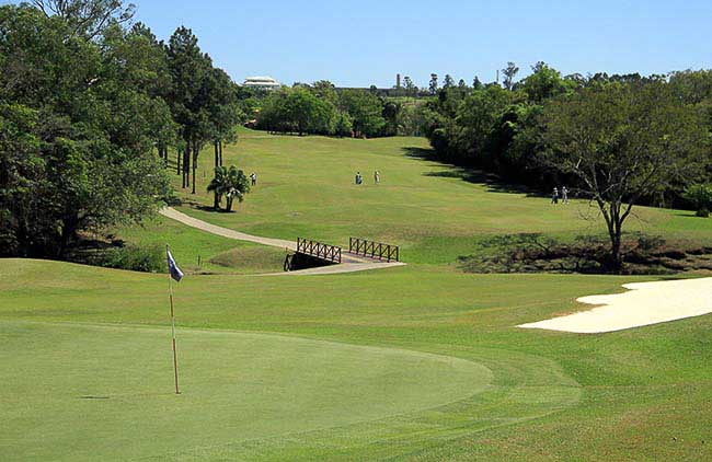 Vista do green e raia do buraco 2 do Terras de São José: recebendo o Interclubes com Handicap