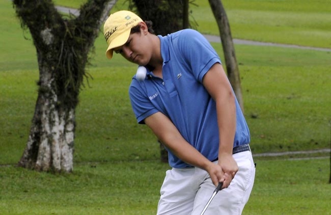    Rafael Becker: campeão brasileiro de golfe ganhou dois jogos, empatou um e perdeu um na estréia