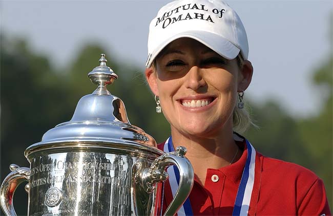    Cristie Kerr: primeira detentora de um título do Grand Slam do golfe a jogar no Brasil em posse de seu troféu