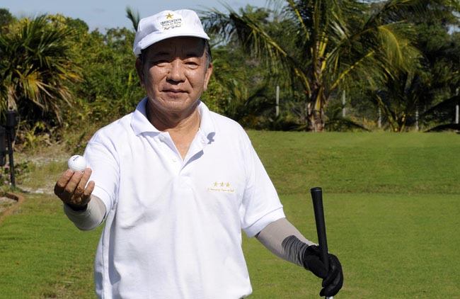    Koyama: sênior bate híbrido na primeira tacada do dia para fazer o primeiro hole-in-one da vida