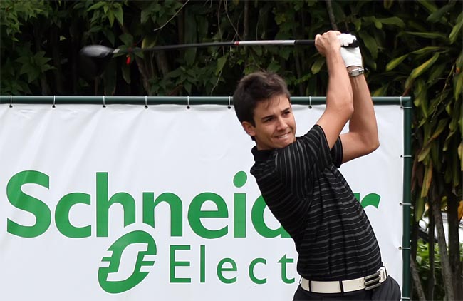    Bellini: liderando por uma tacada o Aberto de golfe de seu clube, que termina neste domingo