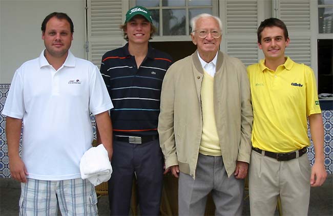   Mario Gonzalez, com o time da equipe da Los Andes: enfim, bons presságios para o golfe do Brasil