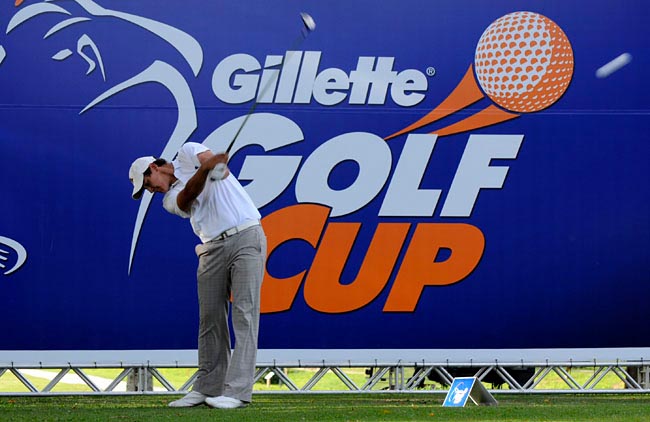 Rafael Becker bate drive no tee do 18 da Gillette Cup de 2010: maior torneio amador do Brasil