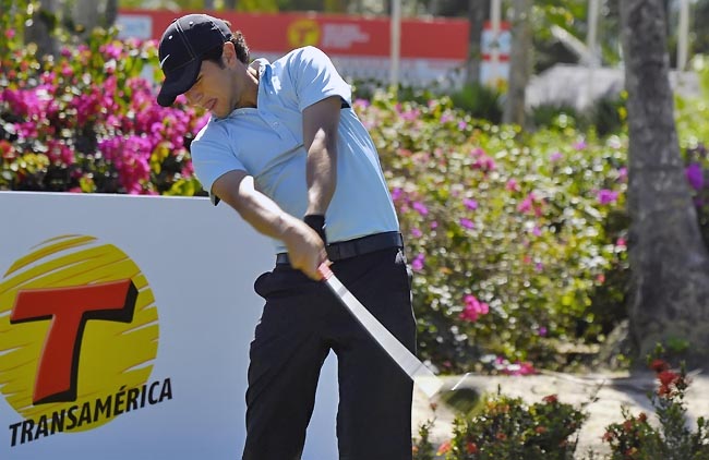    JP: perto de vencer em seu  segundo torneio de golfe profissional e fazer história no golfe brasileiro. Fotos: divulgação/Zeca Resendes