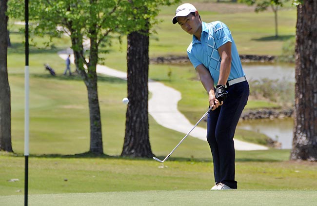    Lucas: golfista brasileiro tem estréia sólida nas seletivas para o PGA Tour de 2012