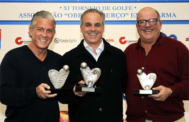    Equipe campeã (sem o Marcos Oliveira), recebe os troféus de primeiro lugar no torneio de golfe