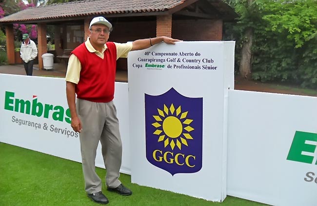  Yanez: liderando as duas primeiras rodadas do golfe sênior, que faz pausa e volta domingo