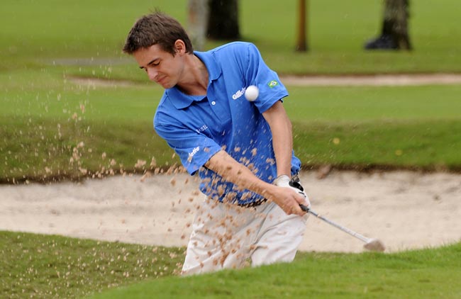    Pepê: confirmando favoritismo com a melhor volta da rodada de abertura no golfe da Bahia