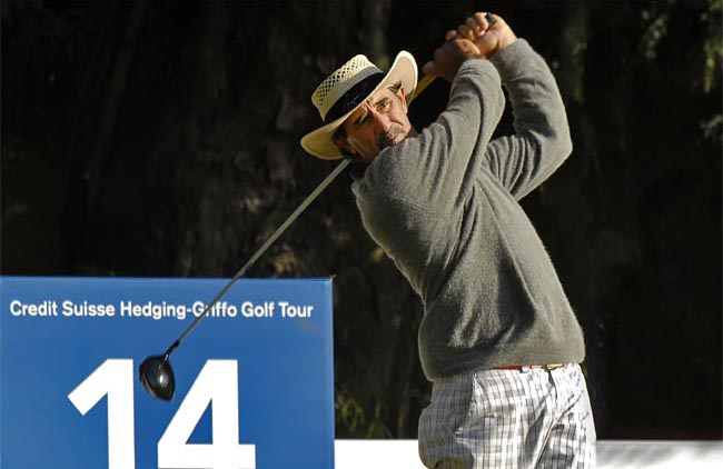    Ramon Franco: dominando os dois dias de golfe em Porto Alegre para ficar muito perto do título